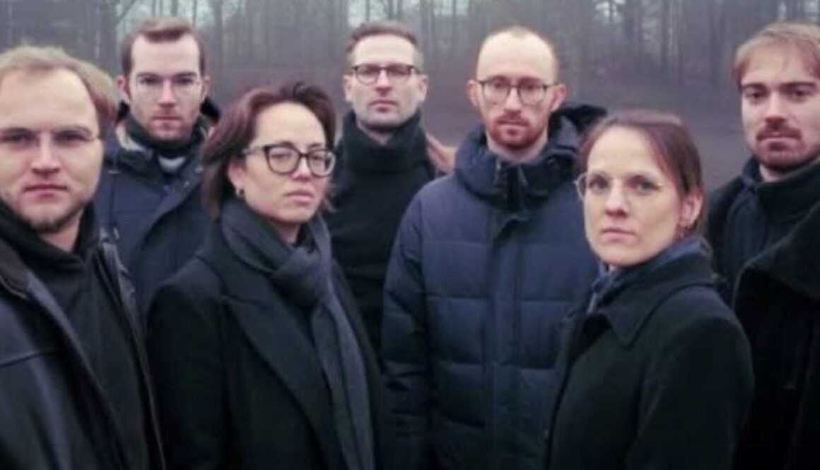 black-mirror-ensemble_oktober_700