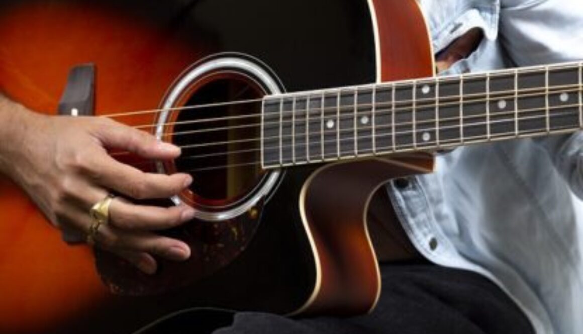 electric-guitar-5386245_640-416x278